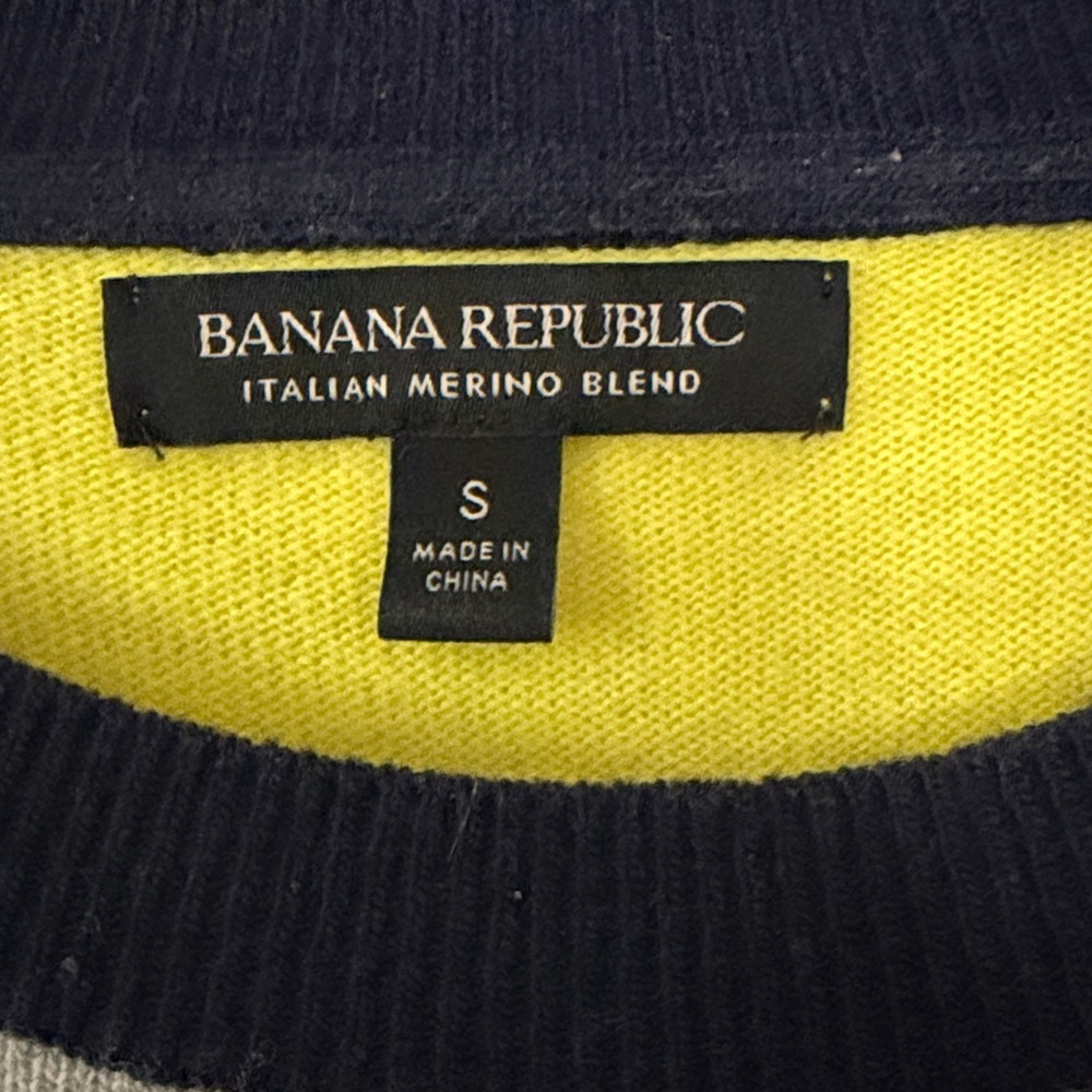 Banana Republic Italian merino wool sweater - Picture 3 of 4